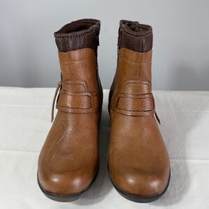 Clarks Riddle Avant Tan/Brown Accent Leather Booties Size 6 M